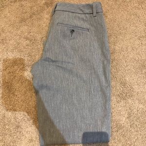 Express Gray size 4 Capri pant